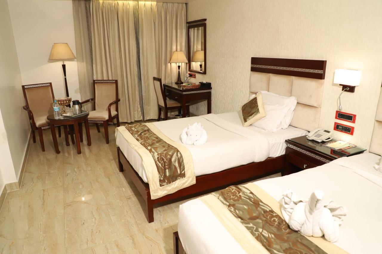 Republic Hotel Патна Экстерьер фото