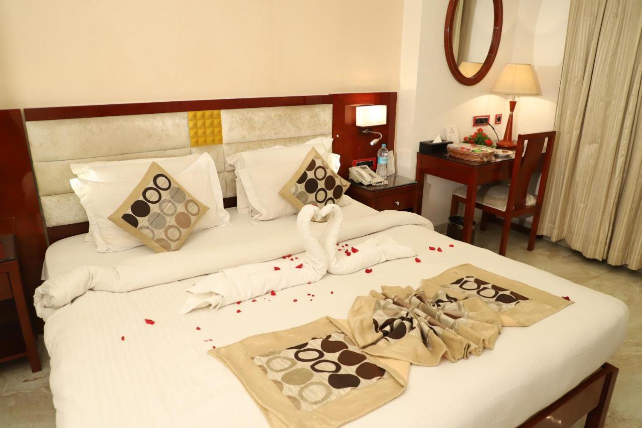 Republic Hotel Патна Экстерьер фото