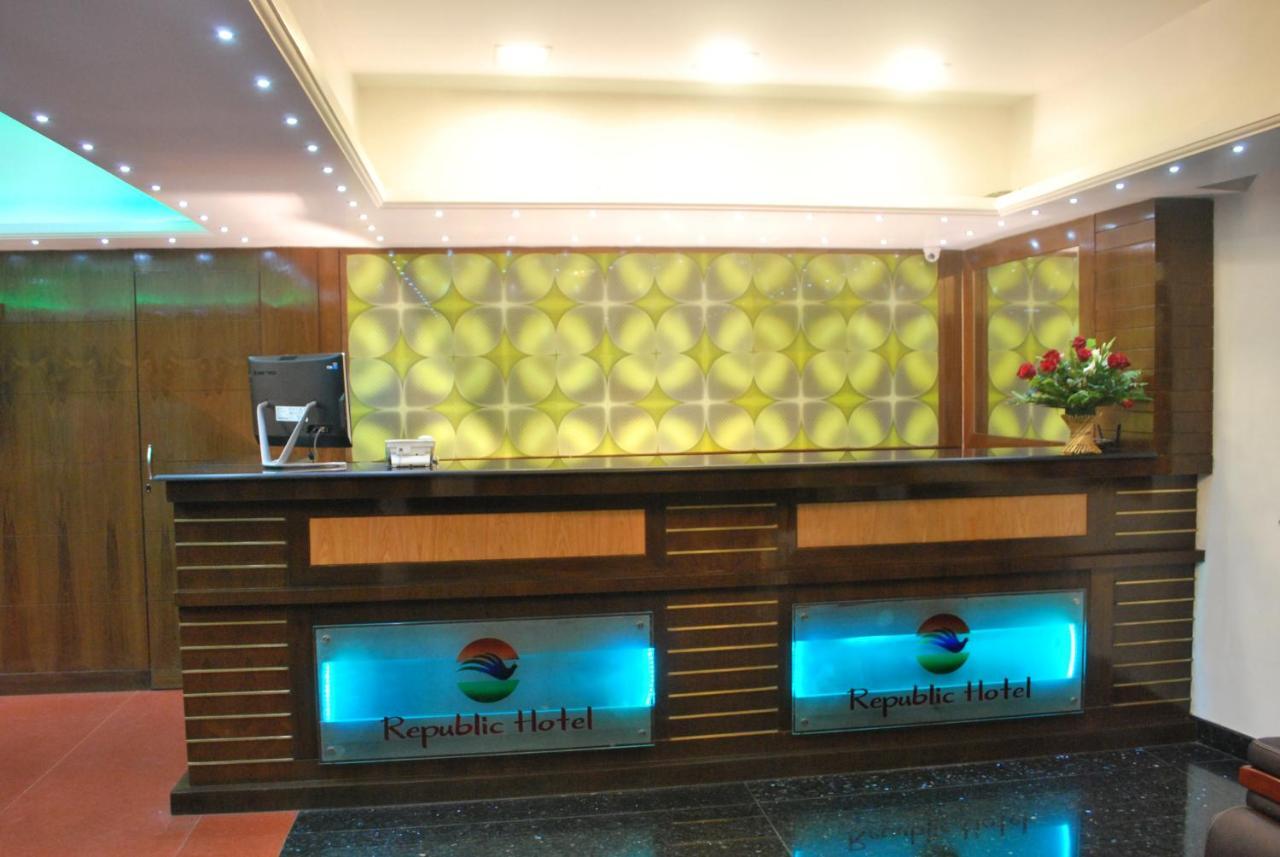 Republic Hotel Патна Экстерьер фото