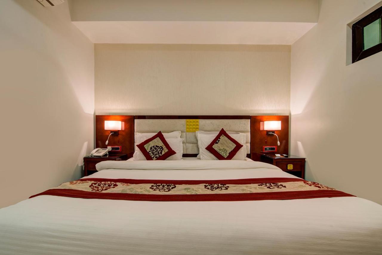 Republic Hotel Патна Экстерьер фото