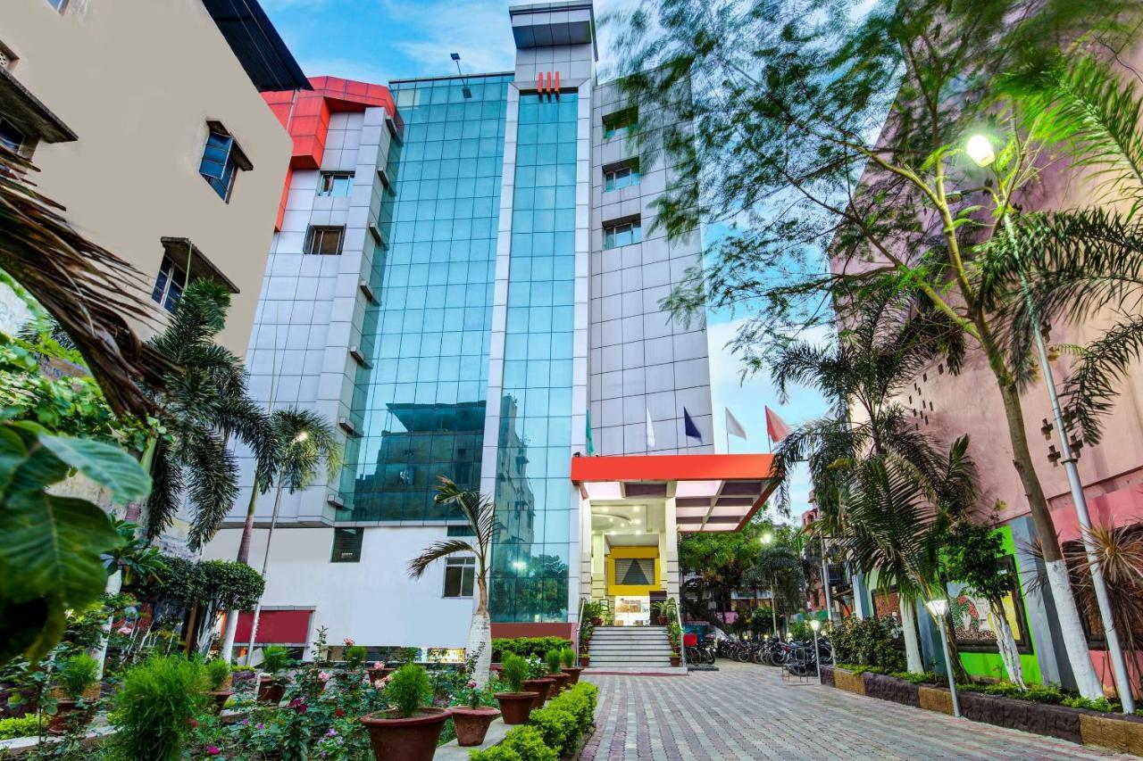 Republic Hotel Патна Экстерьер фото